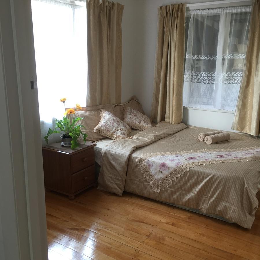 At Homestay Auckland Exterior photo