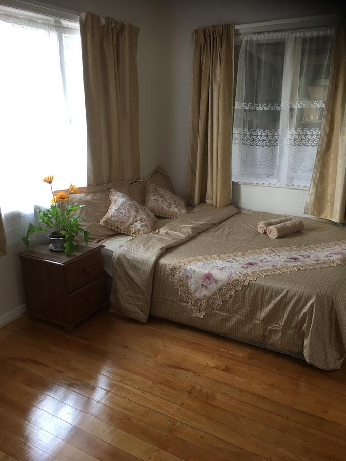 At Homestay Auckland Exterior photo