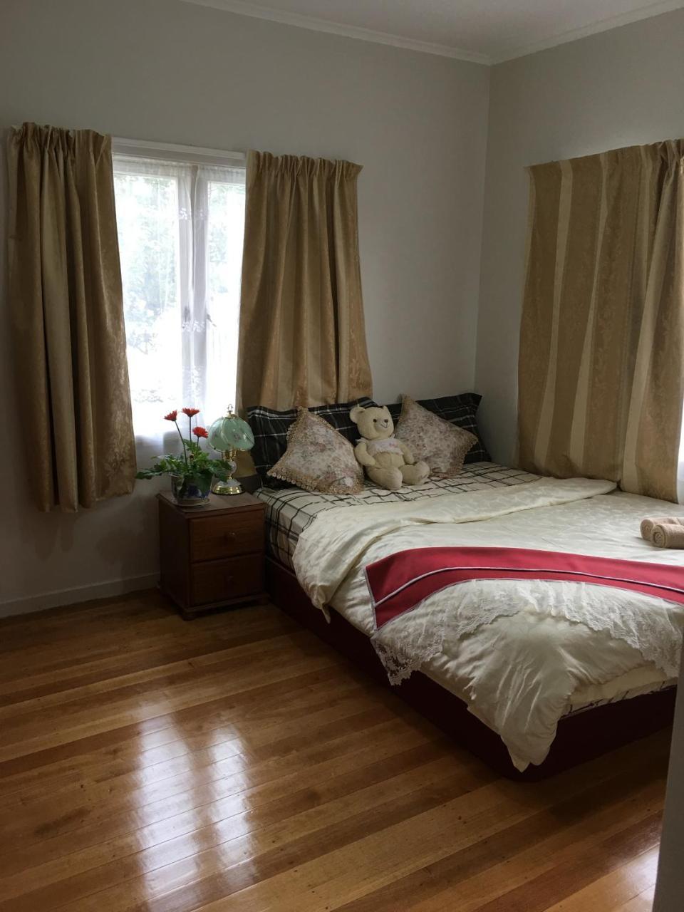 At Homestay Auckland Exterior photo